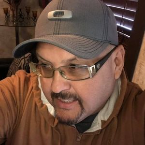 Meet your Posher, Gil